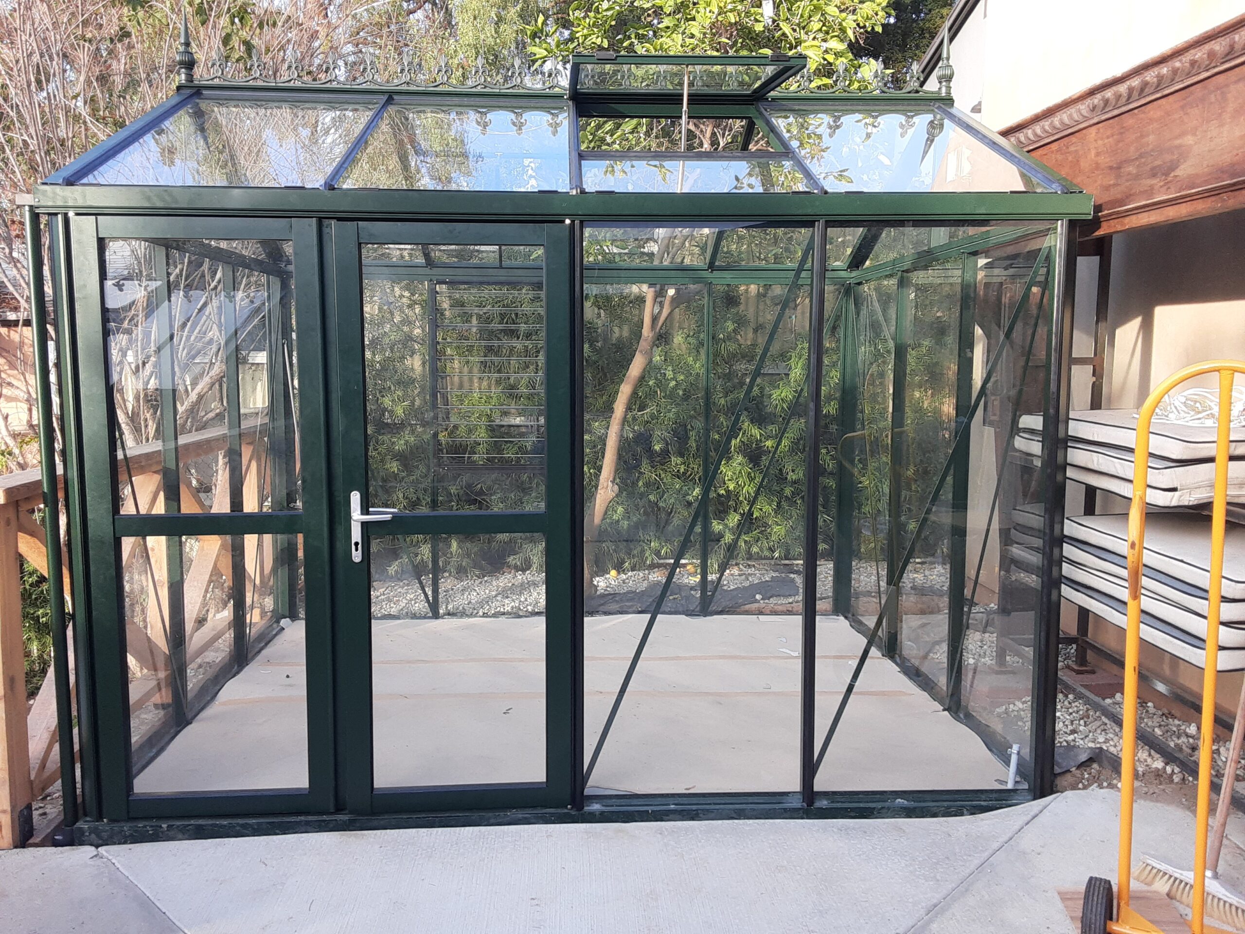 VI23 Royal Victorian Greenhouse (Green) - Image 3