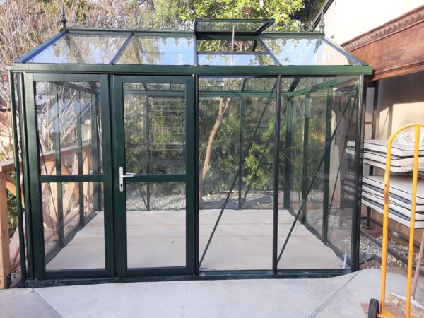 Greenhouse  VI23  Poly-Royal Victorian    Black